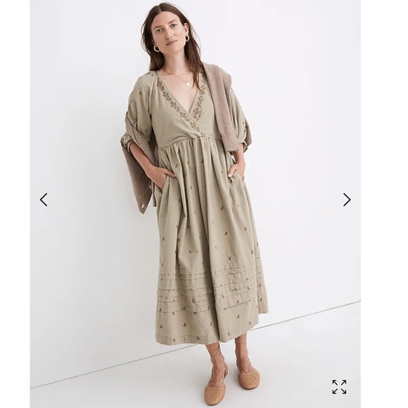Madewell Dresses & Skirts - NWOT Madewell Dress - Marianna Puff-Sleeve Midi Dress in Welsh Blossoms